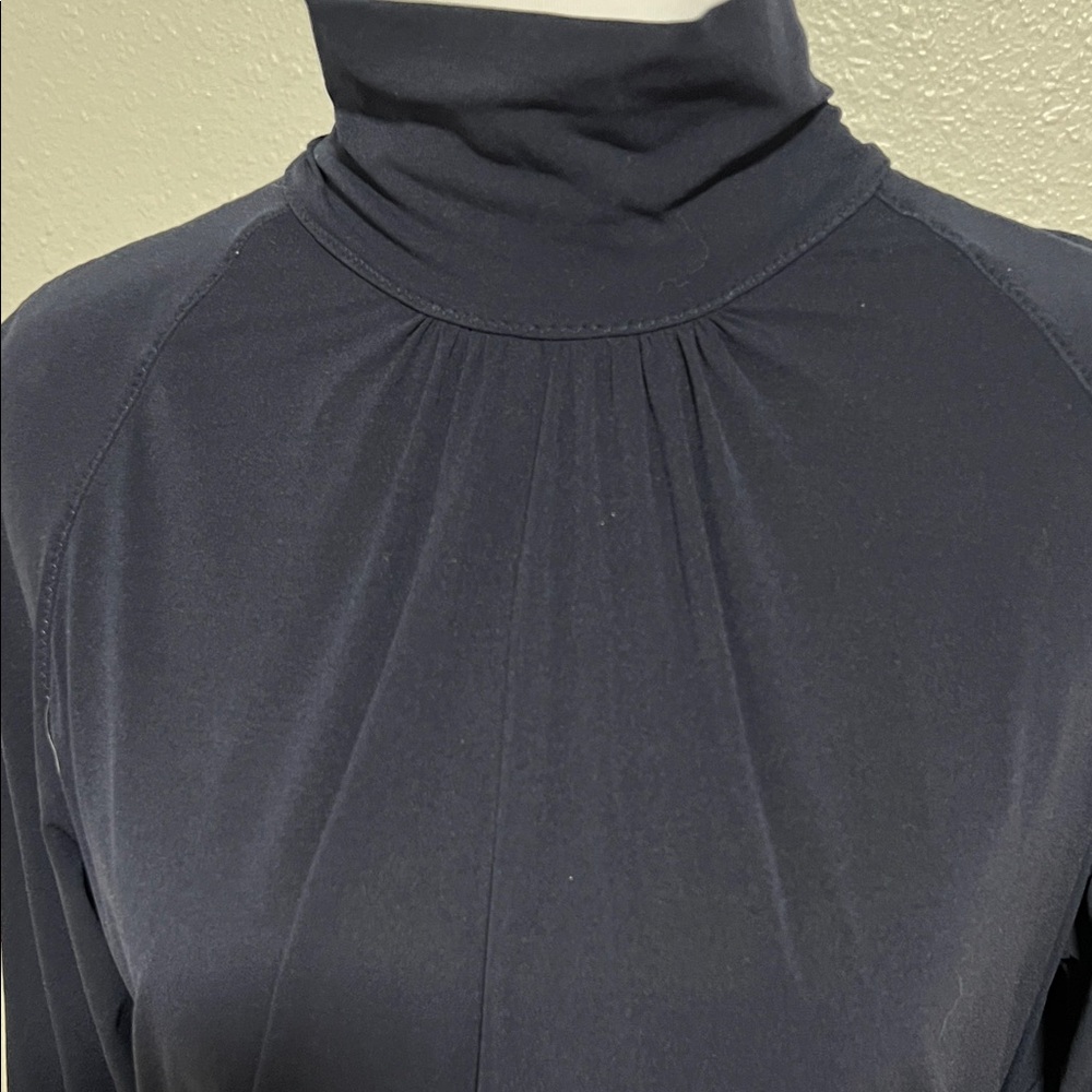 St. John Sport Blouse – Size Small - Picture 3 of 8